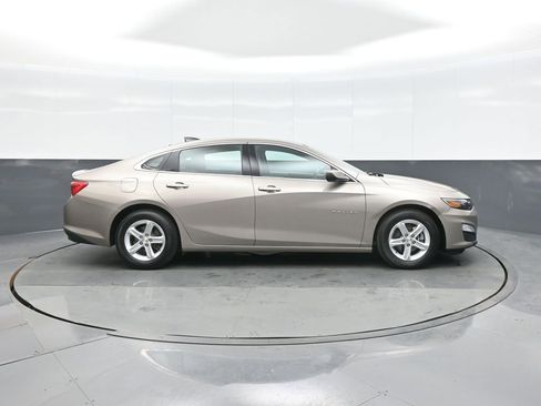 Used 2022 Chevrolet Malibu LS w/ Driver Confidence Package II image 8
