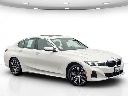 Used 2026 BMW 330i Sedan w/ Premium Package RWD image 2