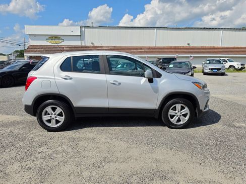 Used 2018 Chevrolet Trax LS AWD/4WD image 4