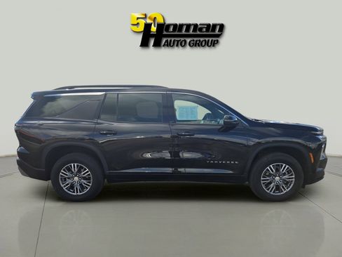 Used 2025 Chevrolet Traverse LT image 6