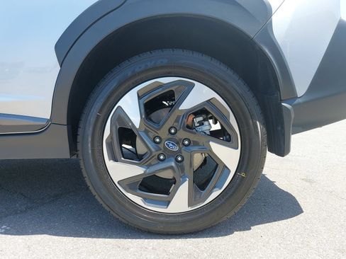 Used 2024 Subaru Crosstrek 2.5i Limited AWD/4WD image 37