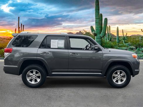 Used 2010 Toyota 4Runner SR5 image 2