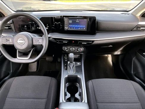 Used 2025 Nissan Kicks S w/ Charging Package image 29