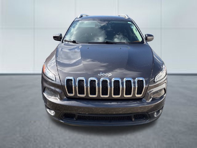Used 2015 Jeep Cherokee Latitude w/ Cold Weather Group AWD/4WD image 6