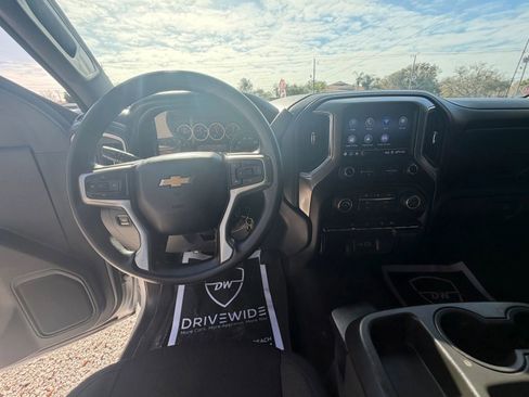 Used 2020 Chevrolet Silverado 1500 LT image 15