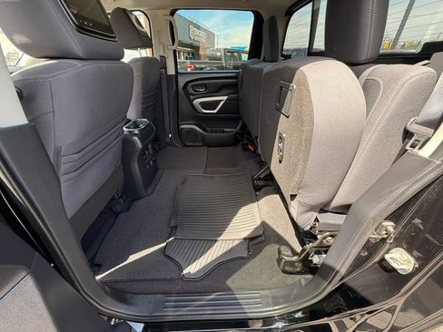 Used 2021 Nissan Titan SV w/ SV Convenience Package AWD/4WD image 14