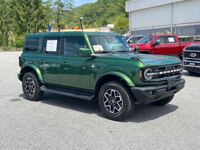 Certified 2025 Ford Bronco Outer Banks AWD/4WD image 1
