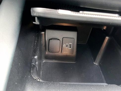 Used 2025 Ford Explorer ST-Line w/ ST-Line Street Pack image 35