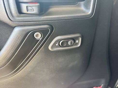 Used 2017 Jeep Wrangler Unlimited Rubicon AWD/4WD image 22