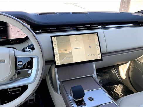 New 2026 Land Rover Range Rover Long Wheelbase SE AWD/4WD image 11