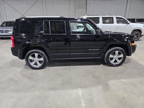 Used 2017 Jeep Patriot High Altitude AWD/4WD image 12