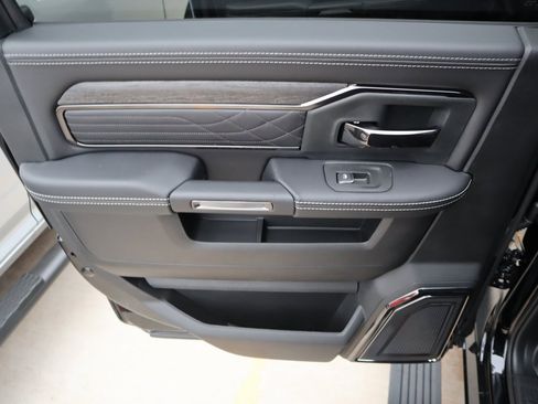 New 2026 RAM 2500 Limited image 17