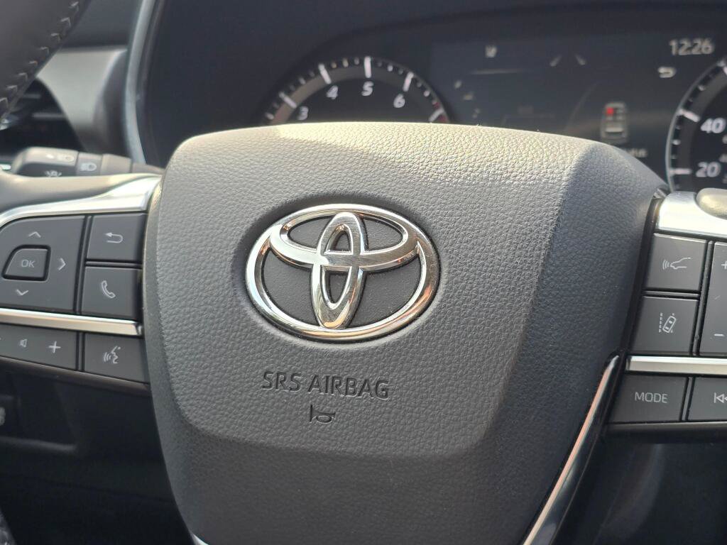 Used 2021 Toyota Highlander Limited FWD image 27
