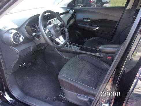 Used 2021 Nissan Kicks SV FWD image 7