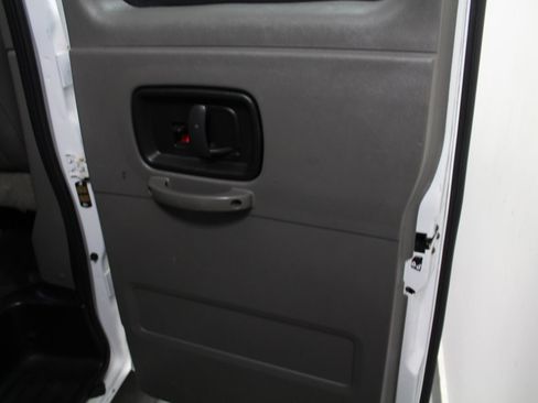 Used 2020 GMC Savana 3500 LT w/ LT Preferred Equipment Group image 25