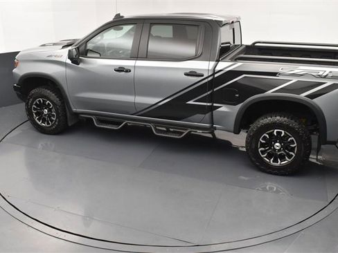 Used 2024 Chevrolet Silverado 1500 ZR2 w/ Technology Package image 15