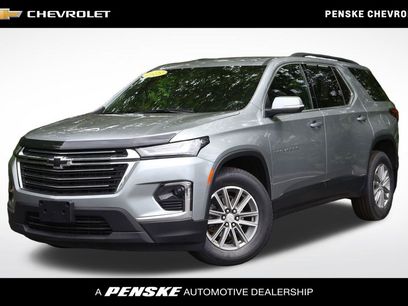 Used 2023 Chevrolet Traverse LT