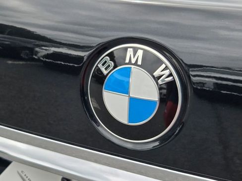 Used 2017 BMW 750i RWD image 37