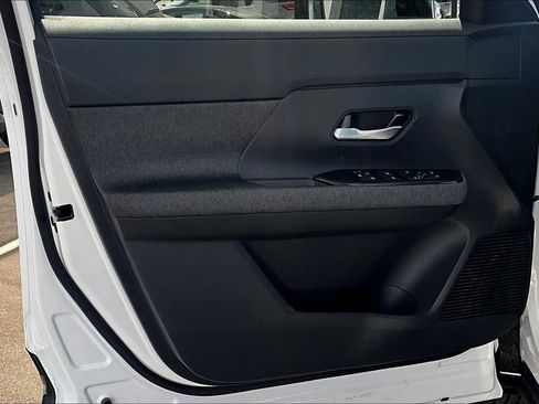 New 2026 Nissan Kicks SV image 13