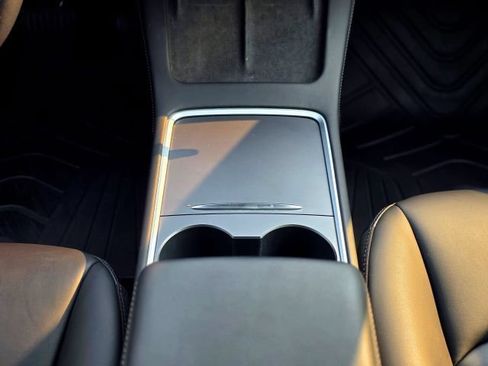 Used 2022 Tesla Model 3 Long Range AWD/4WD image 22