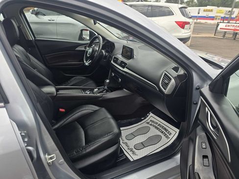 Used 2017 MAZDA MAZDA3 Touring FWD image 28