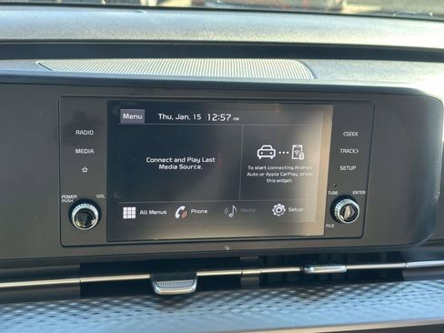 Used 2022 Kia Carnival LX image 20