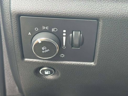 Used 2020 Jeep Grand Cherokee Limited AWD/4WD image 20
