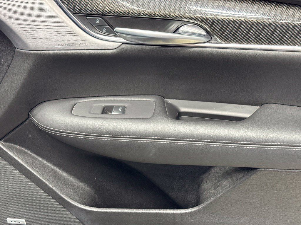 Used 2020 Cadillac XT5 Sportv AWD/4WD image 32