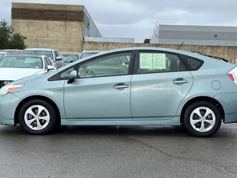 Used 2013 Toyota Prius Two image 9