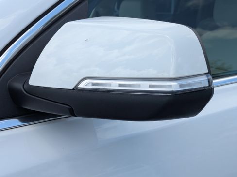 Used 2023 GMC Acadia Denali image 35