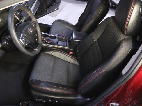 Used 2017 Toyota Camry SE image 19