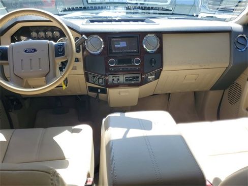 Used 2010 Ford F250 Lariat image 12