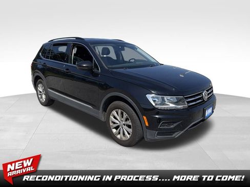 Used 2018 Volkswagen Tiguan SE FWD image 1