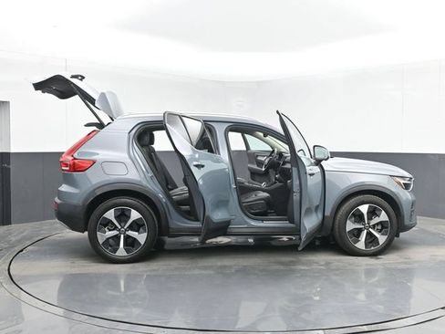 Used 2023 Volvo XC40 B4 Ultimate FWD image 51
