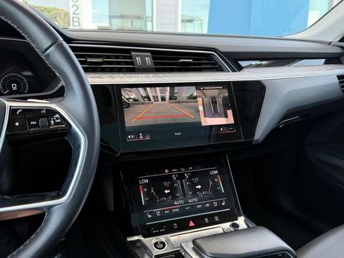 Used 2023 Audi e-tron Premium Plus w/ Premium Plus Package AWD/4WD image 45