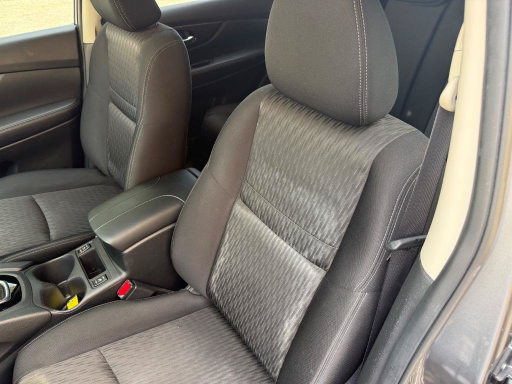 Used 2019 Nissan Rogue SV FWD image 15