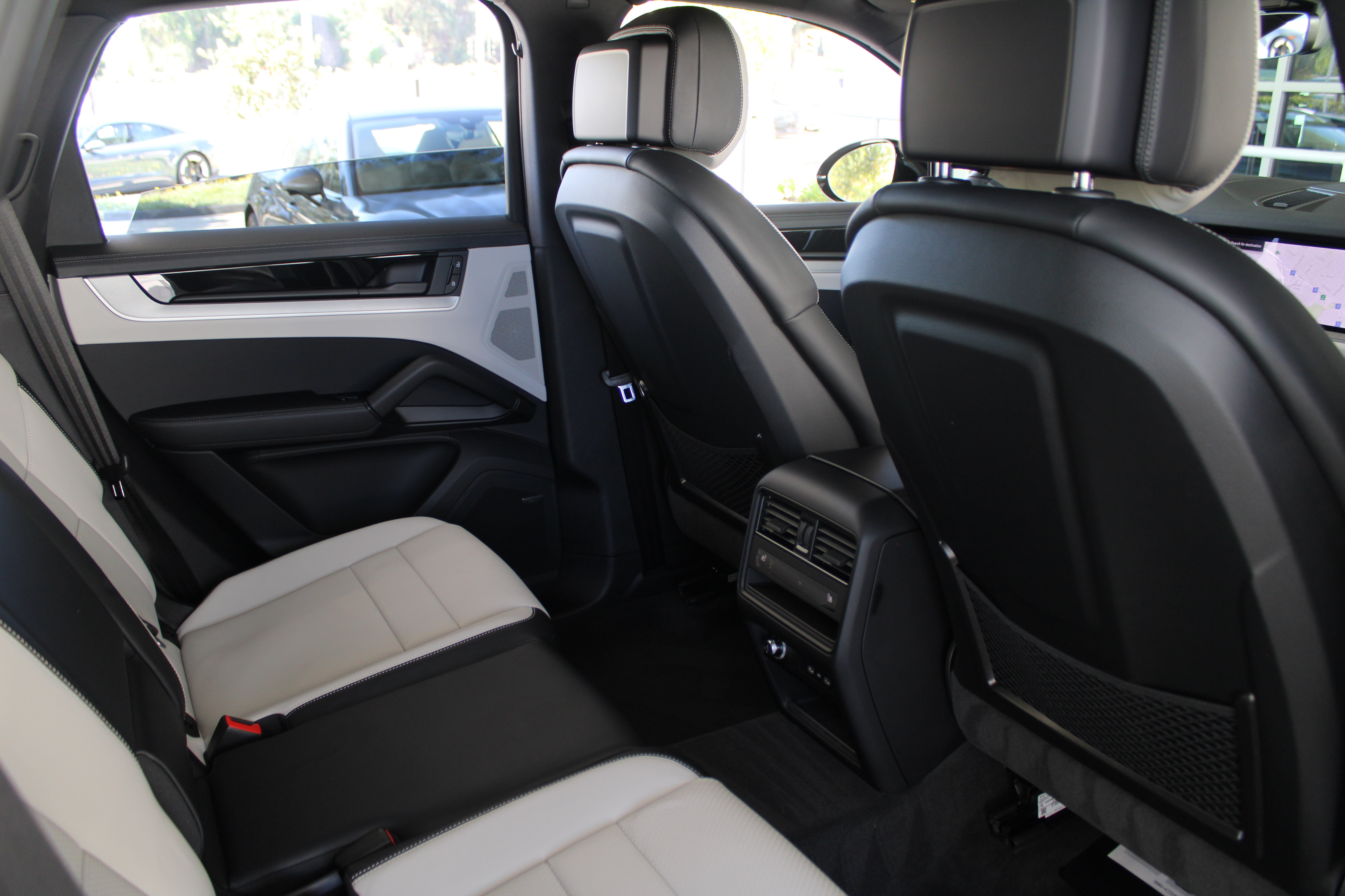 Certified 2026 Porsche Cayenne AWD/4WD image 26
