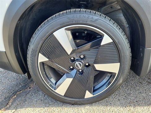 Certified 2025 Nissan Kicks SR image 32