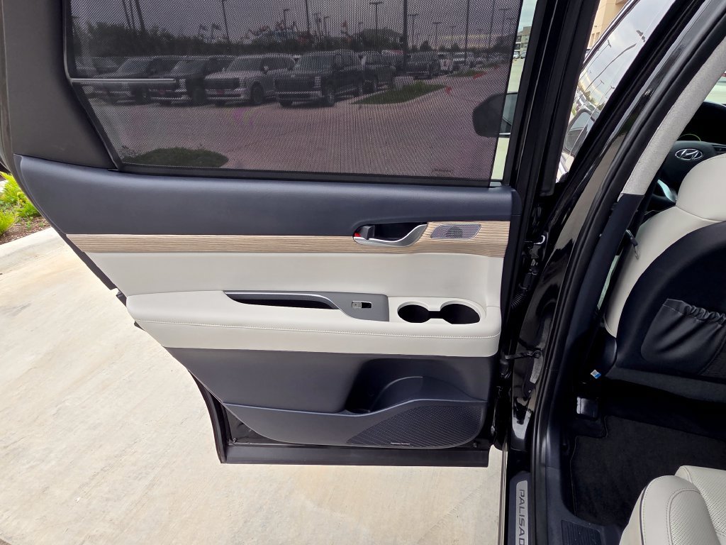 Used 2021 Hyundai Palisade Limited FWD image 18
