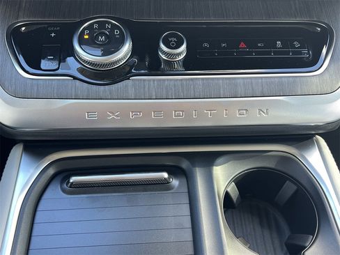 New 2025 Ford Expedition Platinum w/ Platinum Ultimate Package image 7