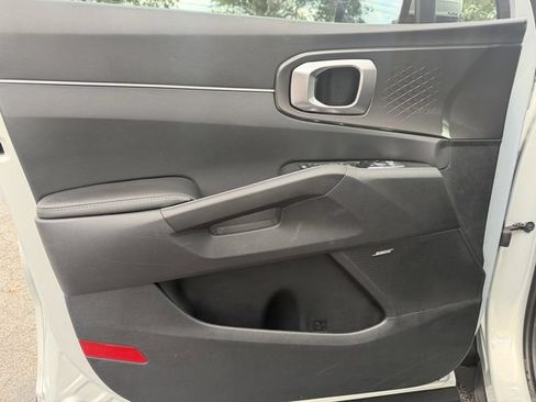 Certified 2026 Kia Sorento EX w/ EX Premium Package FWD image 11