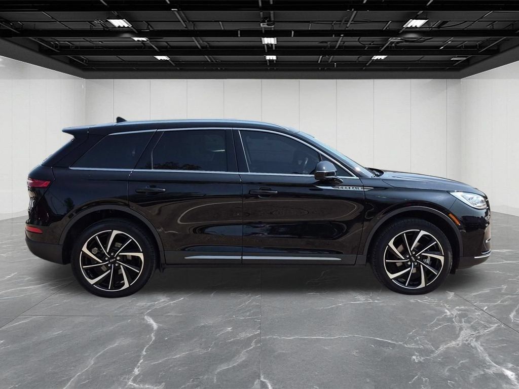 Used 2023 Lincoln Corsair Reserve w/ Equipment Group 201A AWD/4WD image 6