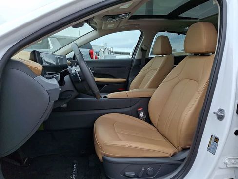 Used 2025 Hyundai Sonata Limited image 12