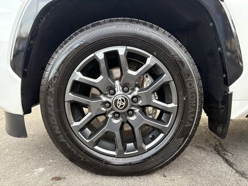 Used 2025 Toyota Sequoia Platinum image 15