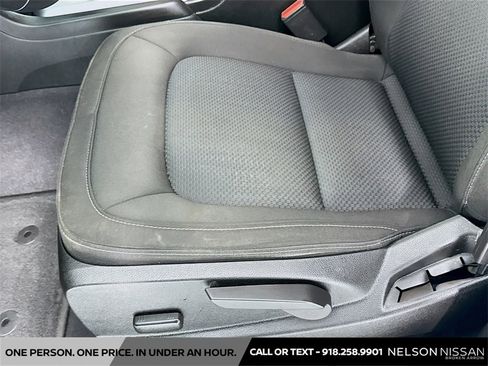 Used 2021 Chevrolet Colorado LT w/ LT Convenience Package image 18