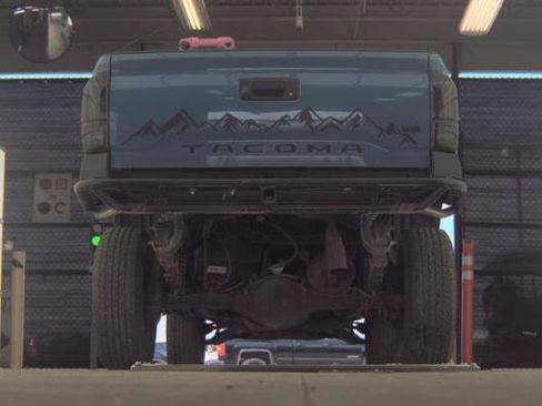 Used 2019 Toyota Tacoma TRD Off-Road AWD/4WD image 6