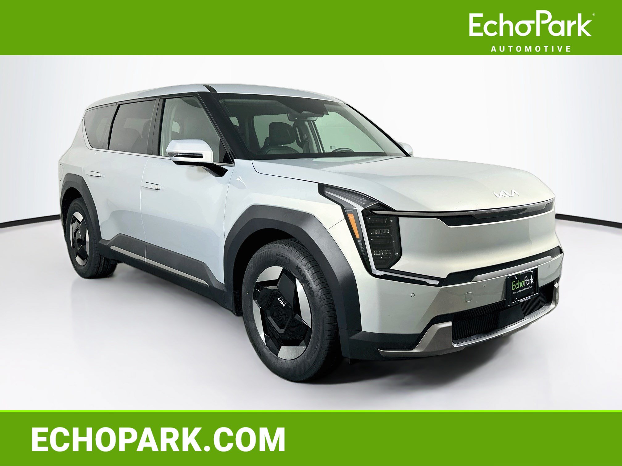 Used 2024 Kia EV9 Light Long Range RWD image 1