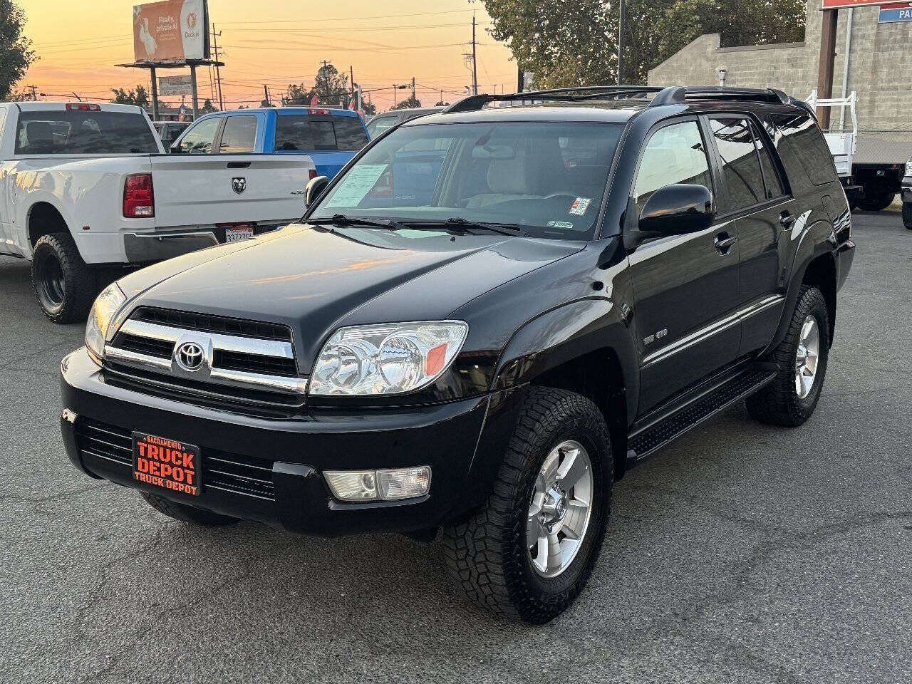 Used 2005 Toyota 4Runner SR5 AWD/4WD image 3