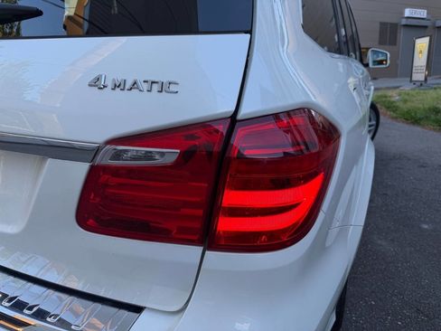 Used 2014 Mercedes-Benz GL 550 4MATIC image 4
