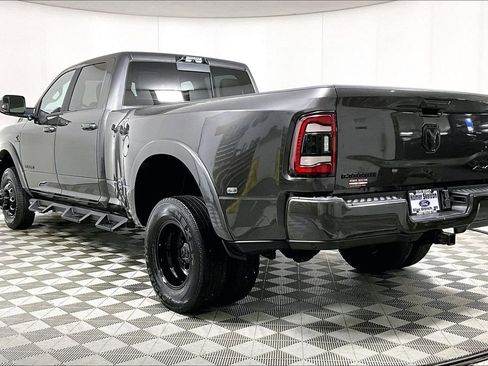 Used 2022 RAM 3500 Laramie w/ Night Edition image 11